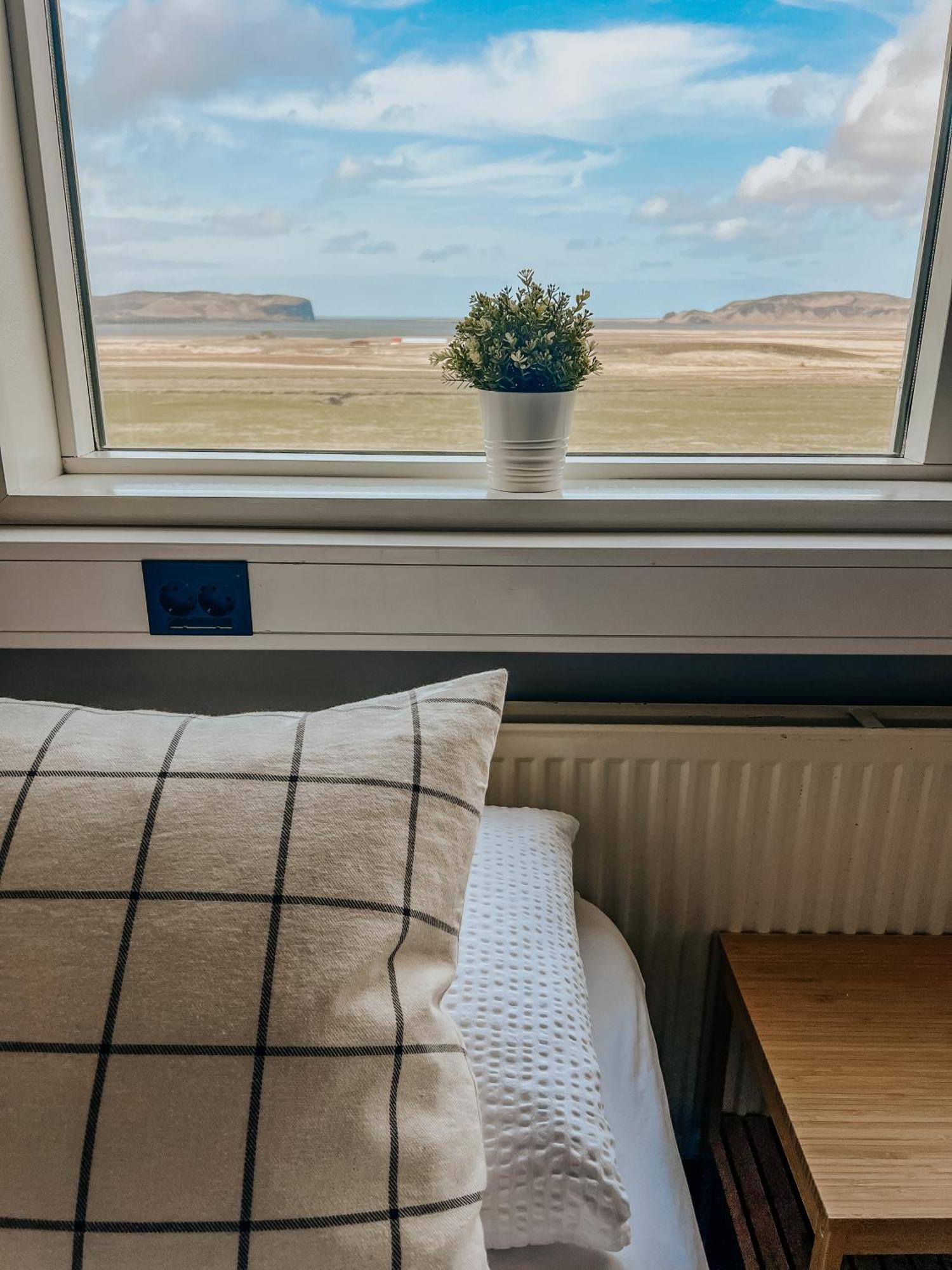 Guesthouse Reynir Vik i Myrdal ภายนอก รูปภาพ