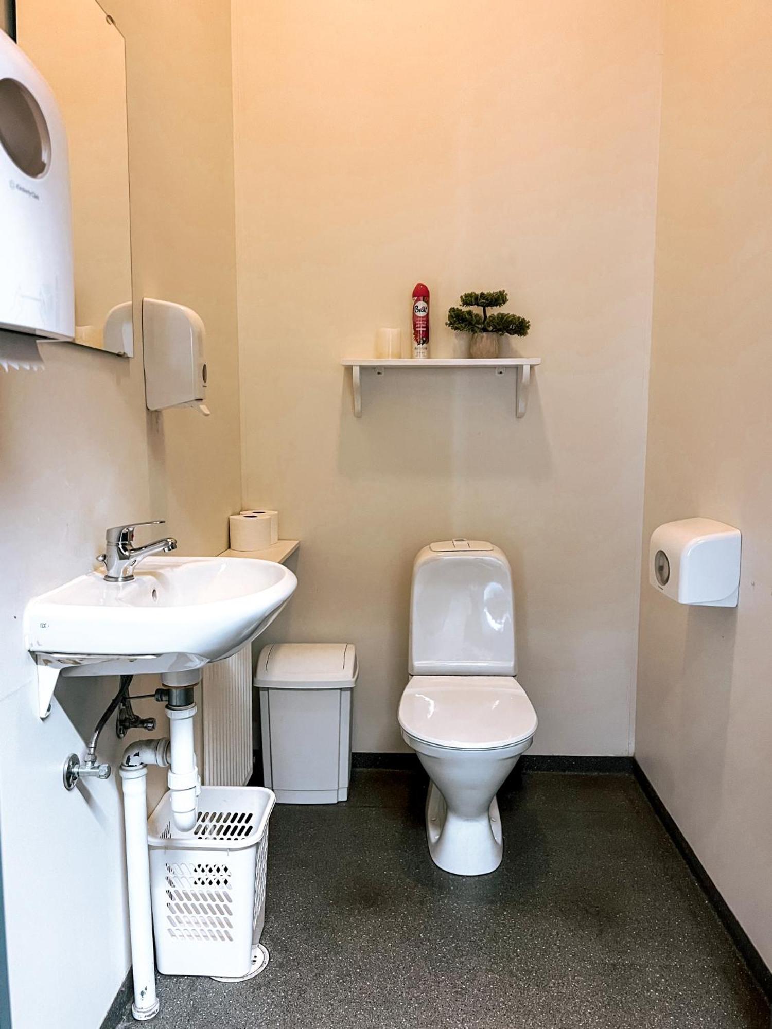 Guesthouse Reynir Vik i Myrdal ภายนอก รูปภาพ