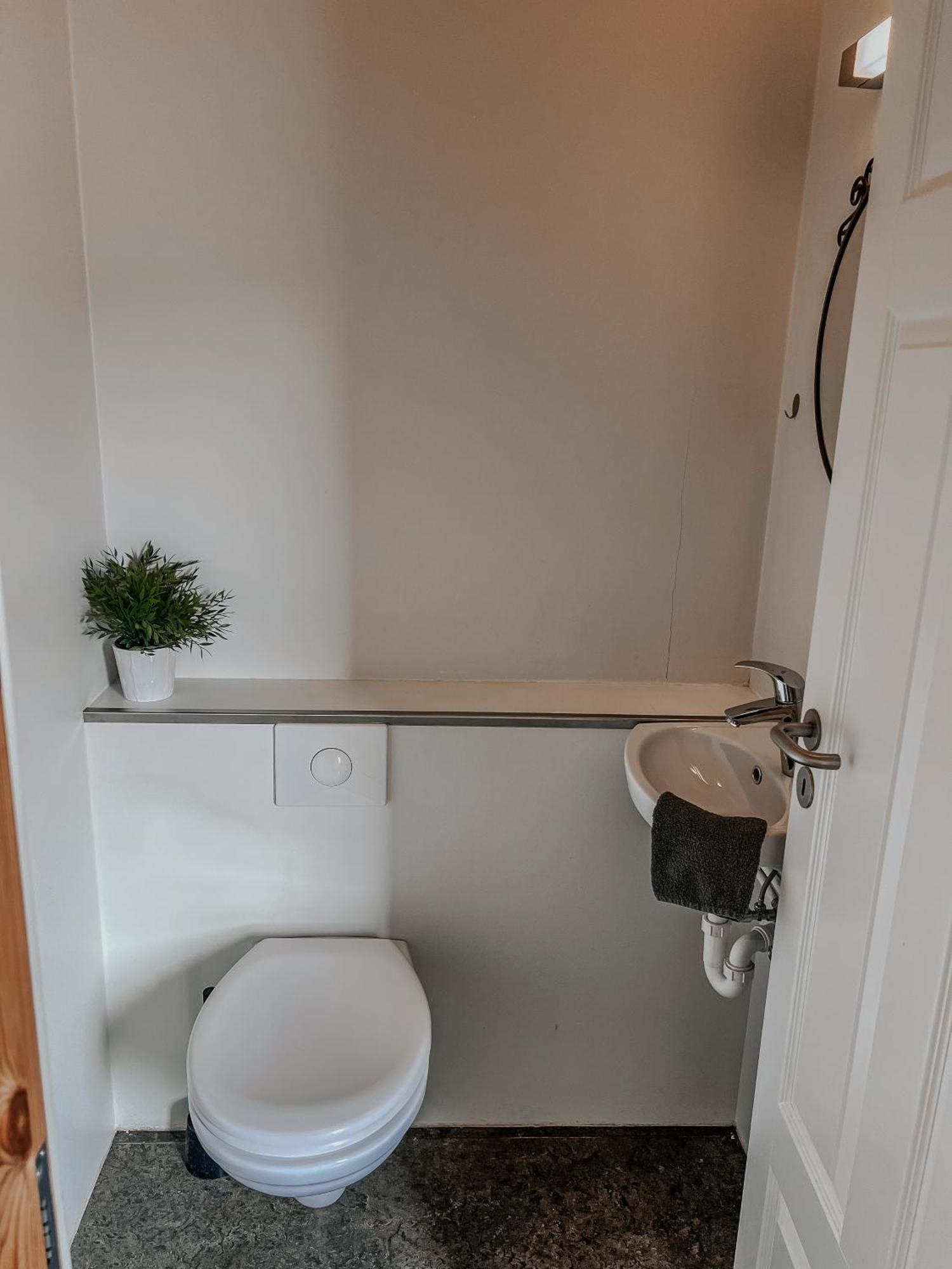 Guesthouse Reynir Vik i Myrdal ภายนอก รูปภาพ