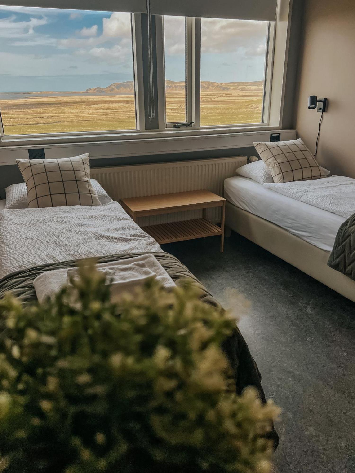 Guesthouse Reynir Vik i Myrdal ภายนอก รูปภาพ