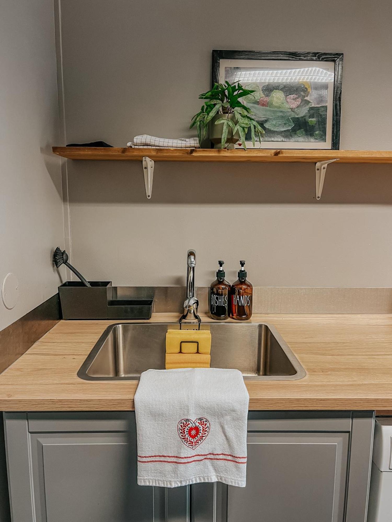 Guesthouse Reynir Vik i Myrdal ภายนอก รูปภาพ